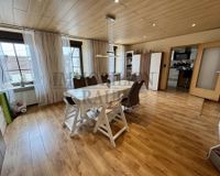 großes Esszimmer 