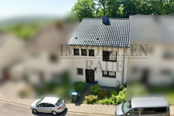 FAMILIENFREUNDLICHES 1 FAM.-HAUS IN RUHIGER WALDRANDLAGE (SACKGASSE) MIT GARAGE IN SULZBACH