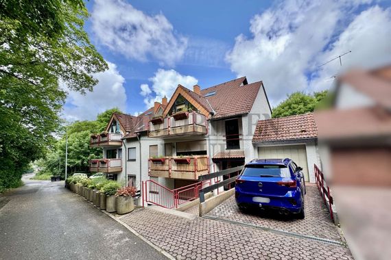 GEPFLEGTE 2 ZKB MIETWOHNUNG MIT EINBAUKÜCHE, BALKON UND GARAGE IN DUDWEILER - SOFORT FREI