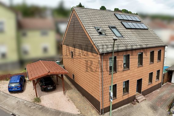 FAMILIENFREUNDLICH - GEPFLEGT - ZENTRAL - GROSSES 1-2 FAM.-HAUS HAUS IN SULZBACH - SOFORT FREI