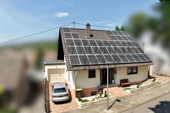 SCHICKES, FREISTEHENDES 1 FAMILIENHAUS MIT PV-ANLAGE NÄHE ZOO IN NEUNKIRCHEN - SOFORT FREI